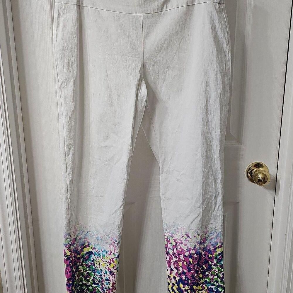 Attyre Women's Size 8 White Pull-On Crop Pants with Paint Splatter Confetti Hem